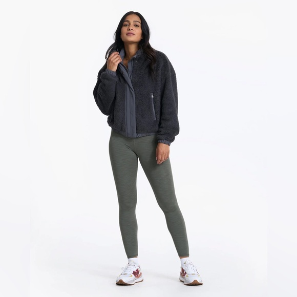 NWT Vuori Cozy Sherpa Jacket Women's Full Zip Jacket in Charcoal - Picture 1 of 11